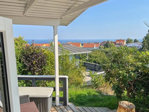 "Jolanda" - 800m from the sea