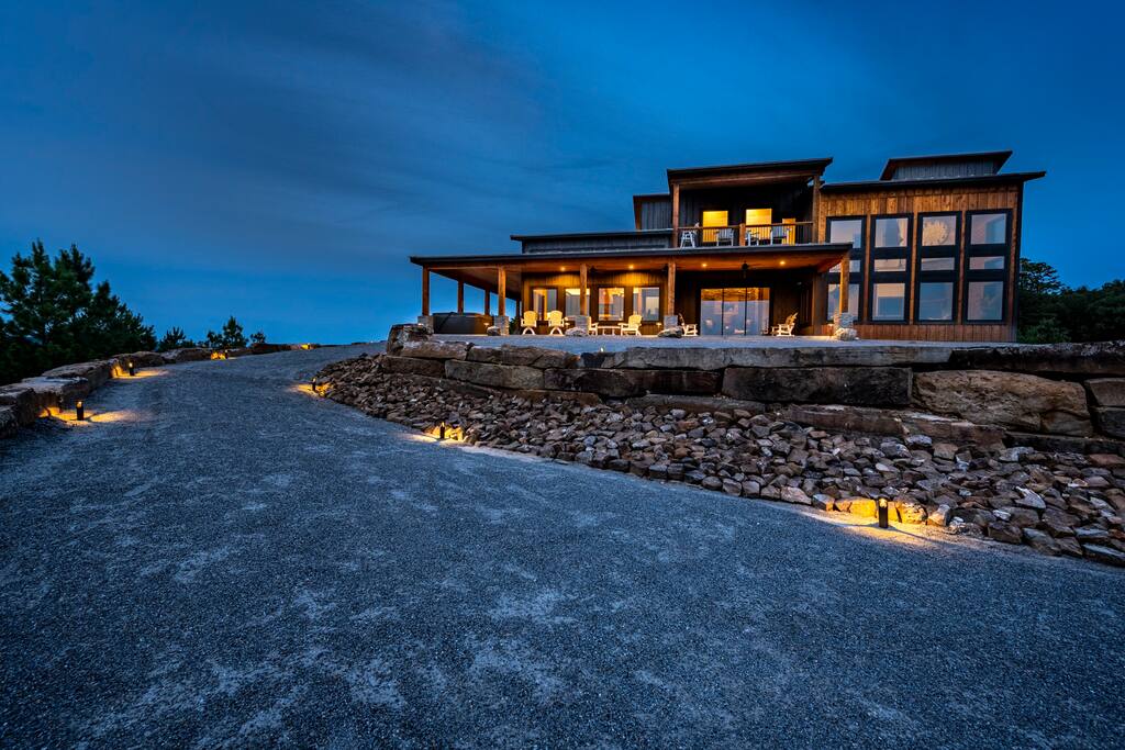 Mountain Top Vista/Family Retreat/Intimate Wedding