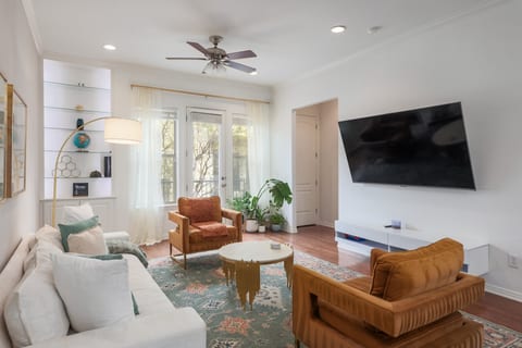 Hestia: Zilker 3/2.5 home + Rooftop Deck