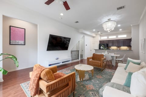 Hestia: Zilker 3/2.5 home + Rooftop Deck