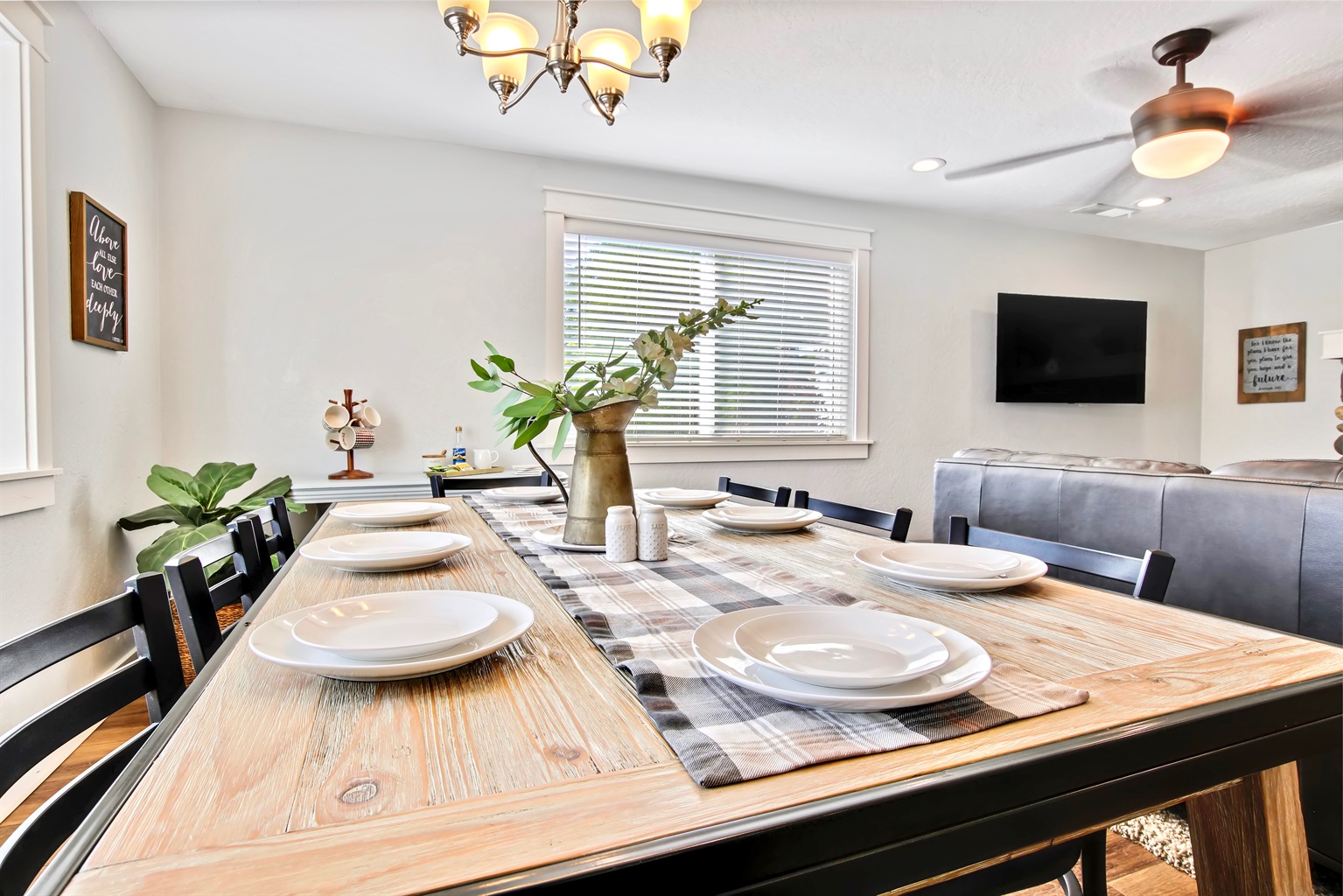 northside-cozy-updated-farmhouse/