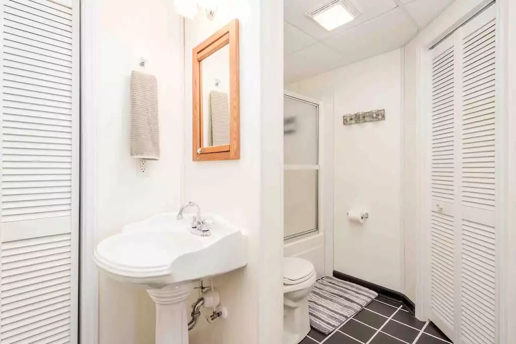 Downstairs full bath