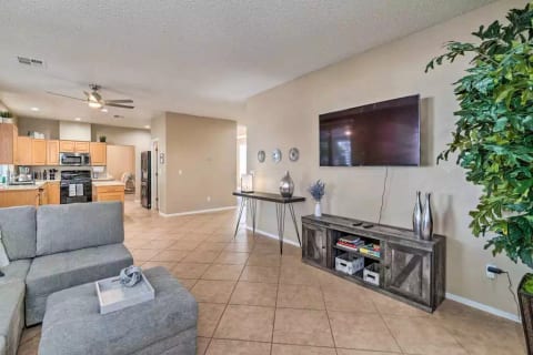 Living Area | Smart TV