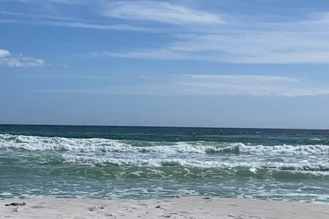 Gigi’s Sunshine Beach Retreat