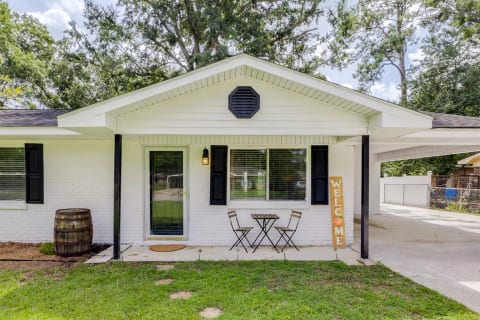 Single Story l Newly Renovated l Free High Speed Internet