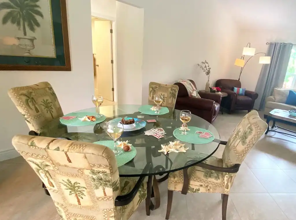 Just Beachy Vacation home, Gulf Access, Pool - Cape Coral