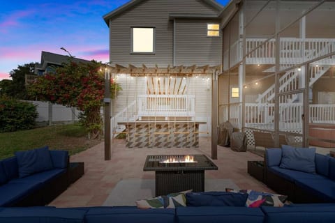 Largo Waterview 6BR *Heated Pool/Hot Tub *GameRoom