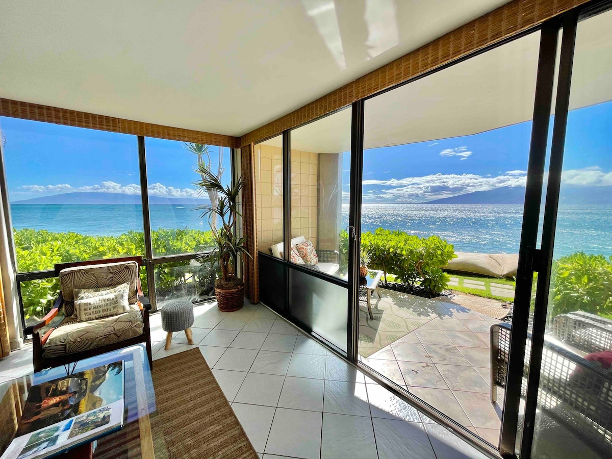 Ocean Views- Beachfront- Steps to a Sandy Beach!