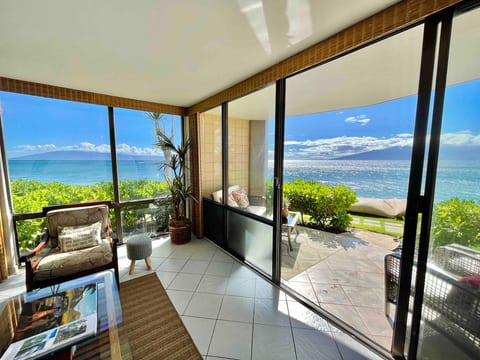 Ocean Views- Beachfront- Steps to a Sandy Beach!
