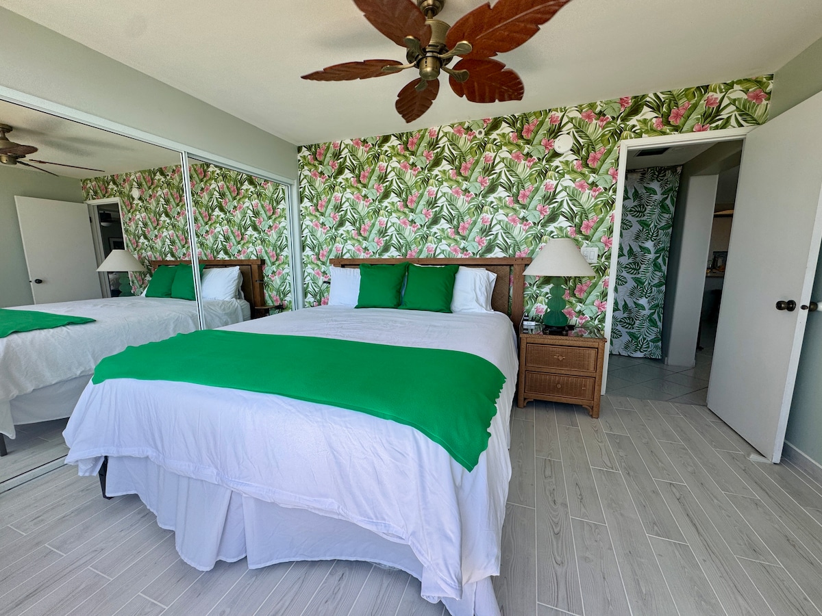 Ocean Views- Beachfront- Steps to a Sandy Beach! - Lahaina