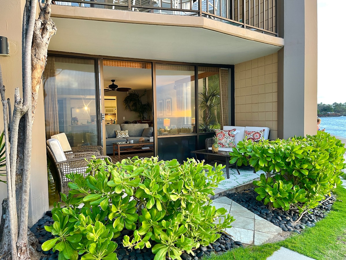 Ocean Views- Beachfront- Steps to a Sandy Beach!