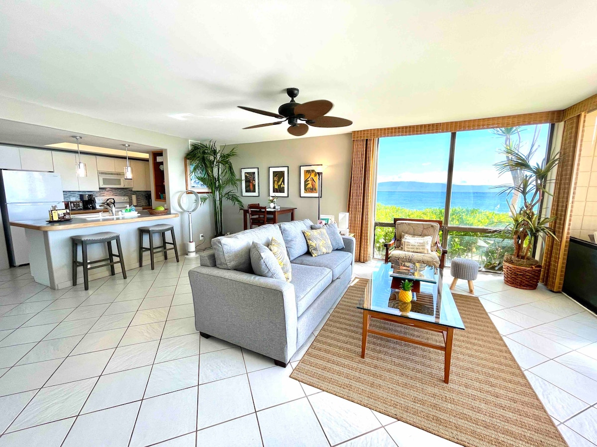 Ocean Views- Beachfront- Steps to a Sandy Beach!