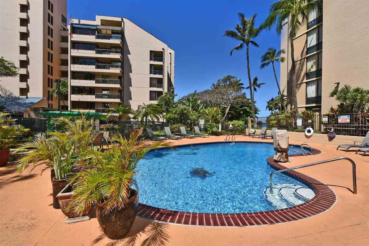 Ocean Views- Beachfront- Steps to a Sandy Beach! - Lahaina