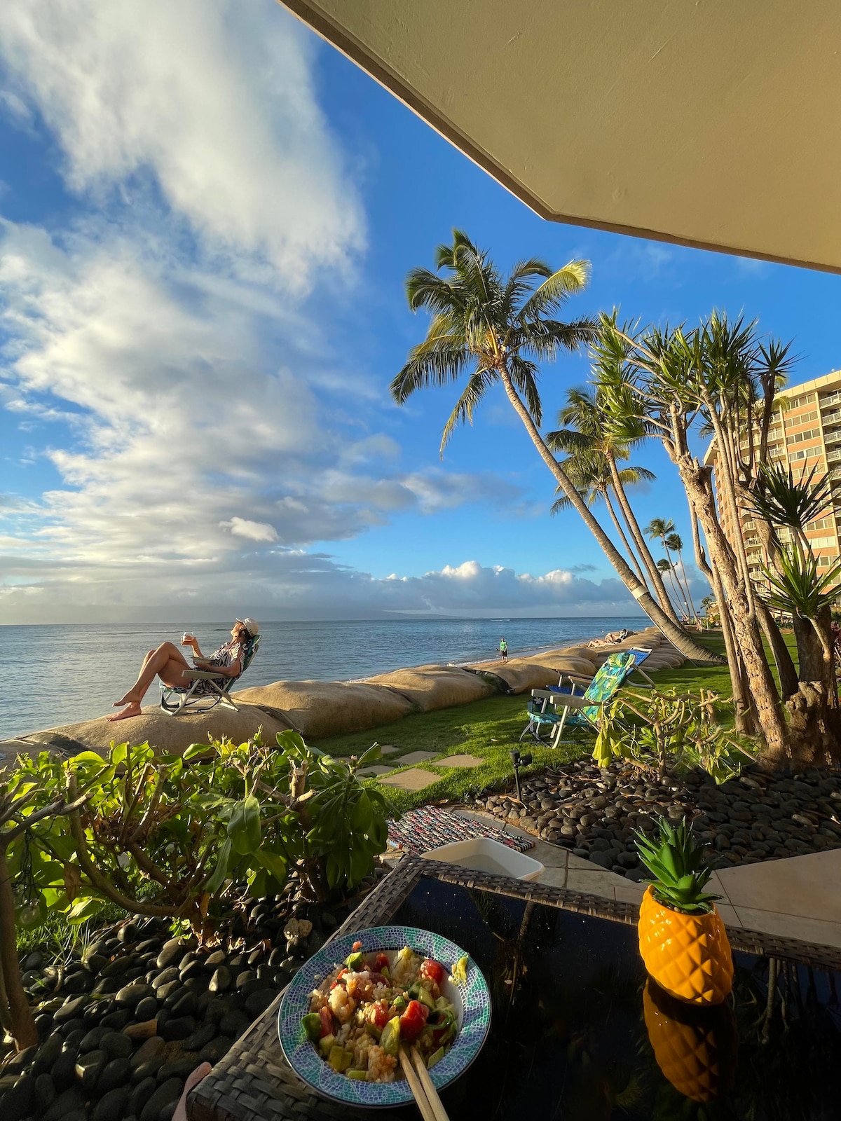 Ocean Views- Beachfront- Steps to a Sandy Beach!