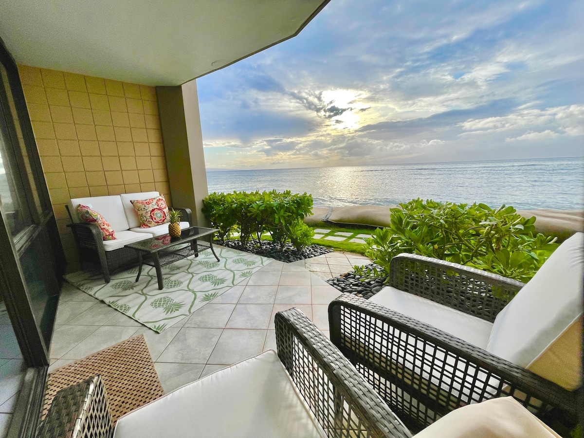 Ocean Views- Beachfront- Steps to a Sandy Beach!