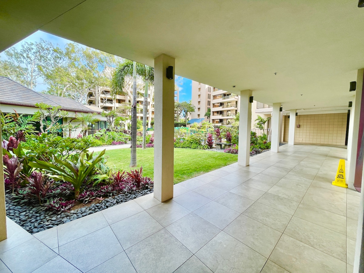 Ocean Views- Beachfront- Steps to a Sandy Beach! - Lahaina