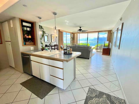 Ocean Views- Beachfront- Steps to a Sandy Beach!