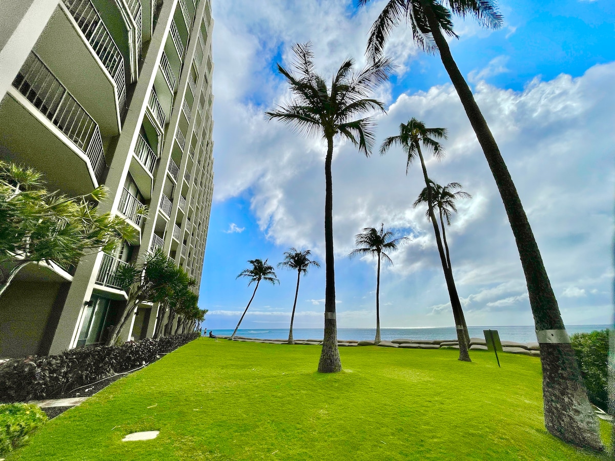 Ocean Views- Beachfront- Steps to a Sandy Beach! - Lahaina