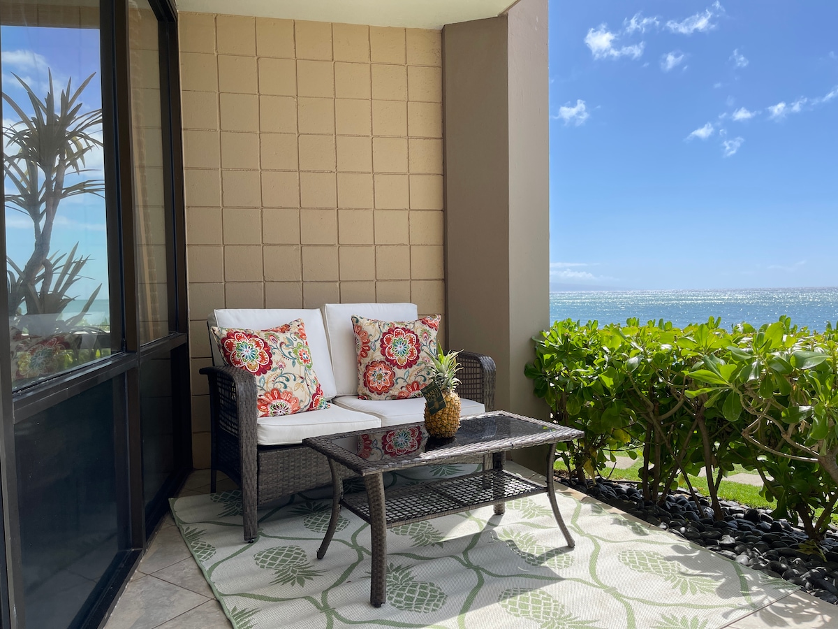 Ocean Views- Beachfront- Steps to a Sandy Beach! - Lahaina