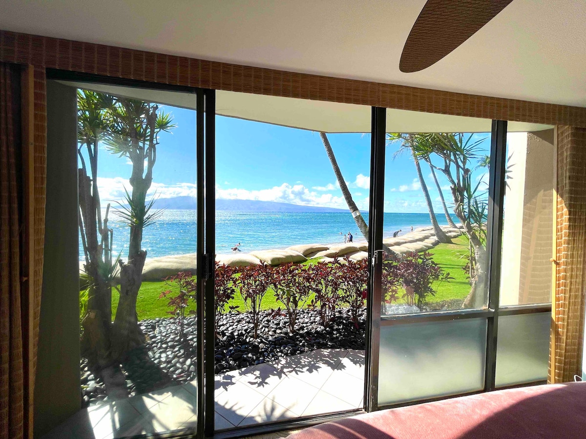 Ocean Views- Beachfront- Steps to a Sandy Beach!