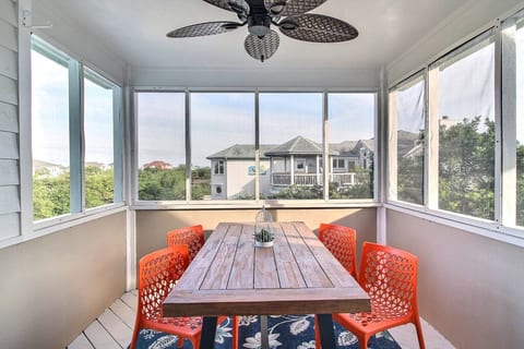 Oceanside with Private Heated Pool & Hot Tub, Elevator & Arcade!