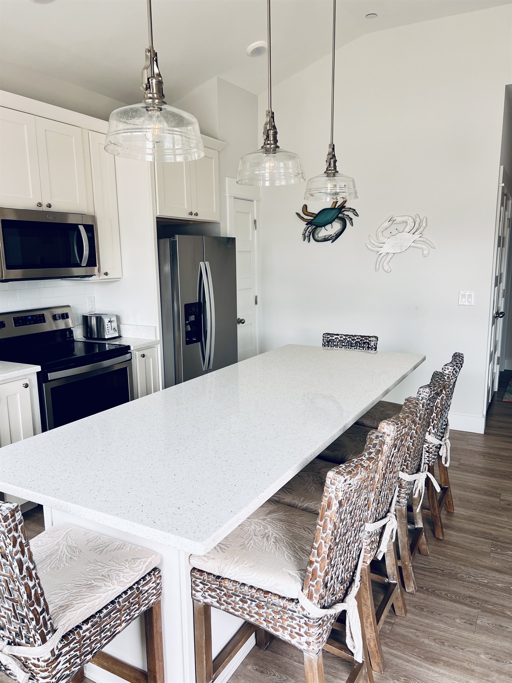 Sparkling Quartz dining