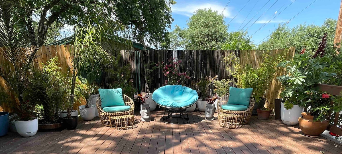 Paso Wine Country Mid Century Retreat Spa king bed image 5