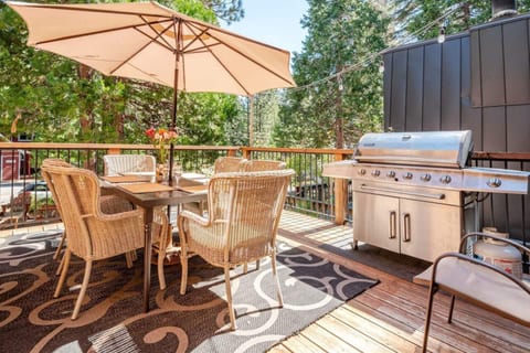 Spacious Front Deck
