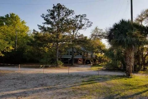 And we do mean "secluded"! This photo is taken from the lot across the street.