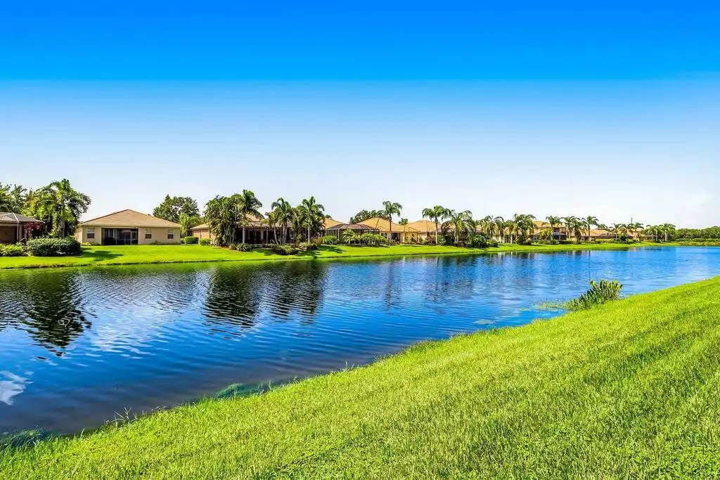 waterfront-pool-home-w-golf-membership-near-beach/