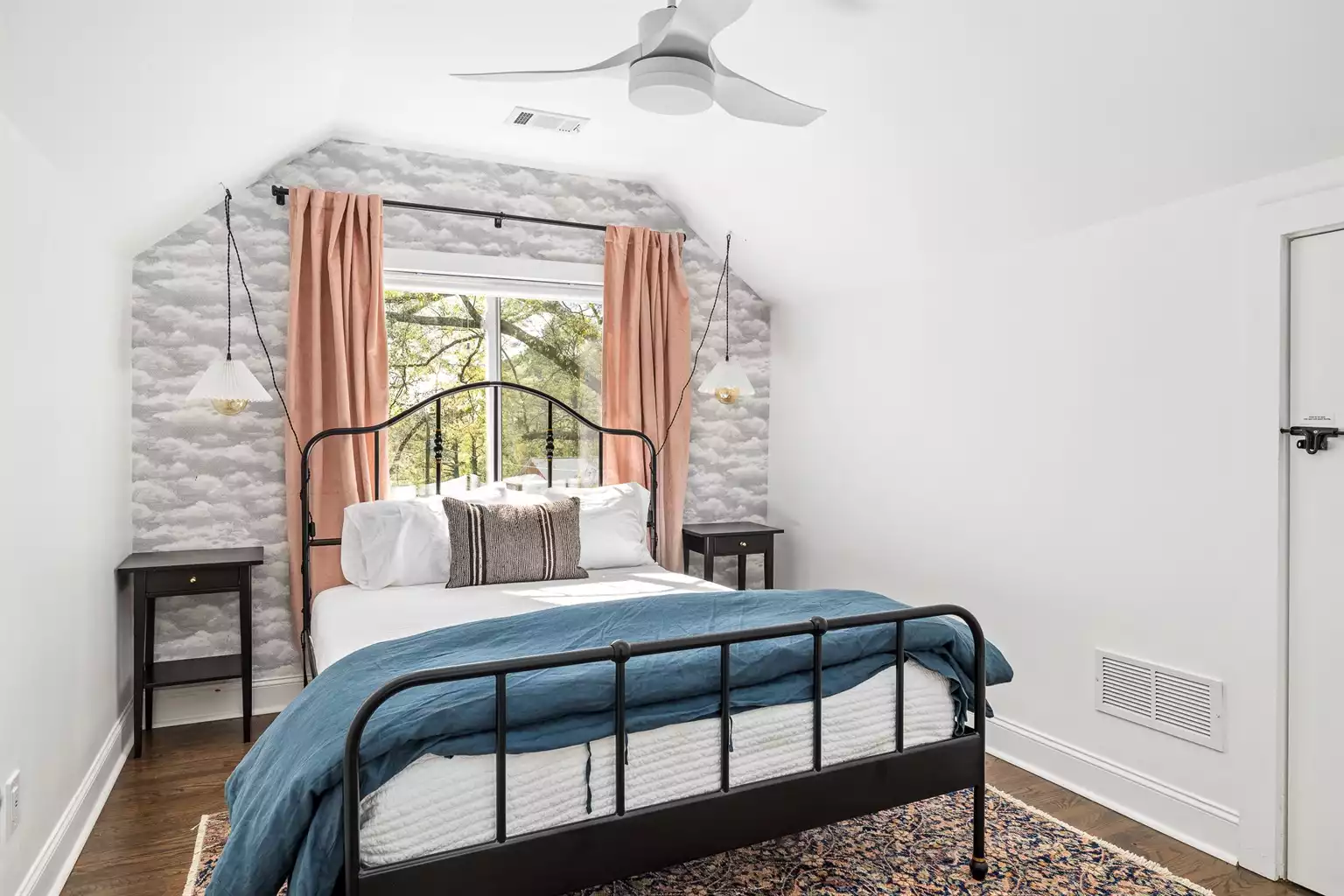 Bedroom #3, upstairs, queen bed Bedroom #3, upstairs, queen bed - Best View GA - Atlanta