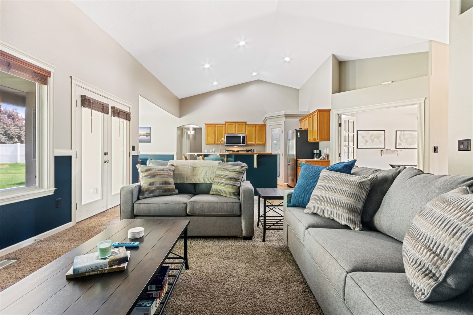 family-home-in-desirable-neighborhood-with-pool-access/