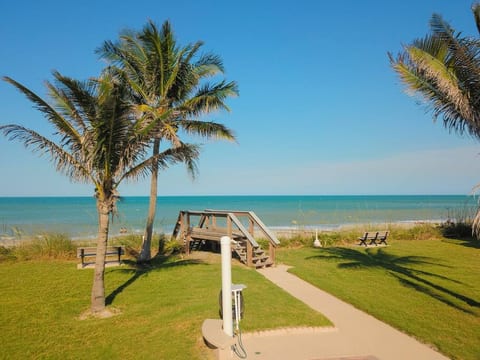 Oceanfront, Private balcony & Beach, Heated Pool