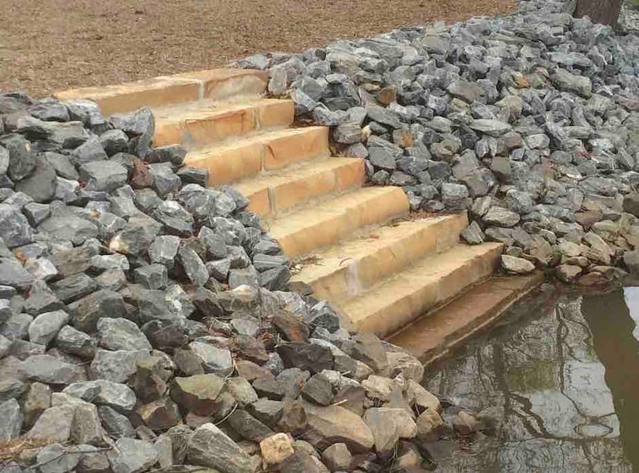 Doggie stairs coming up from diving off the dock. - Camm’s Lakeside Retreat (close to Charlotte) - Belmont