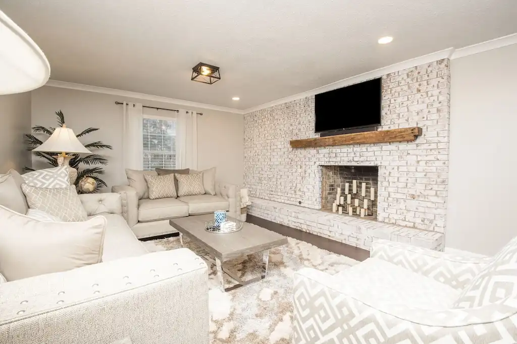 Living room Living room - Pool Home~EVERY Amenity~SAFE Neighborhood! - Knoxville