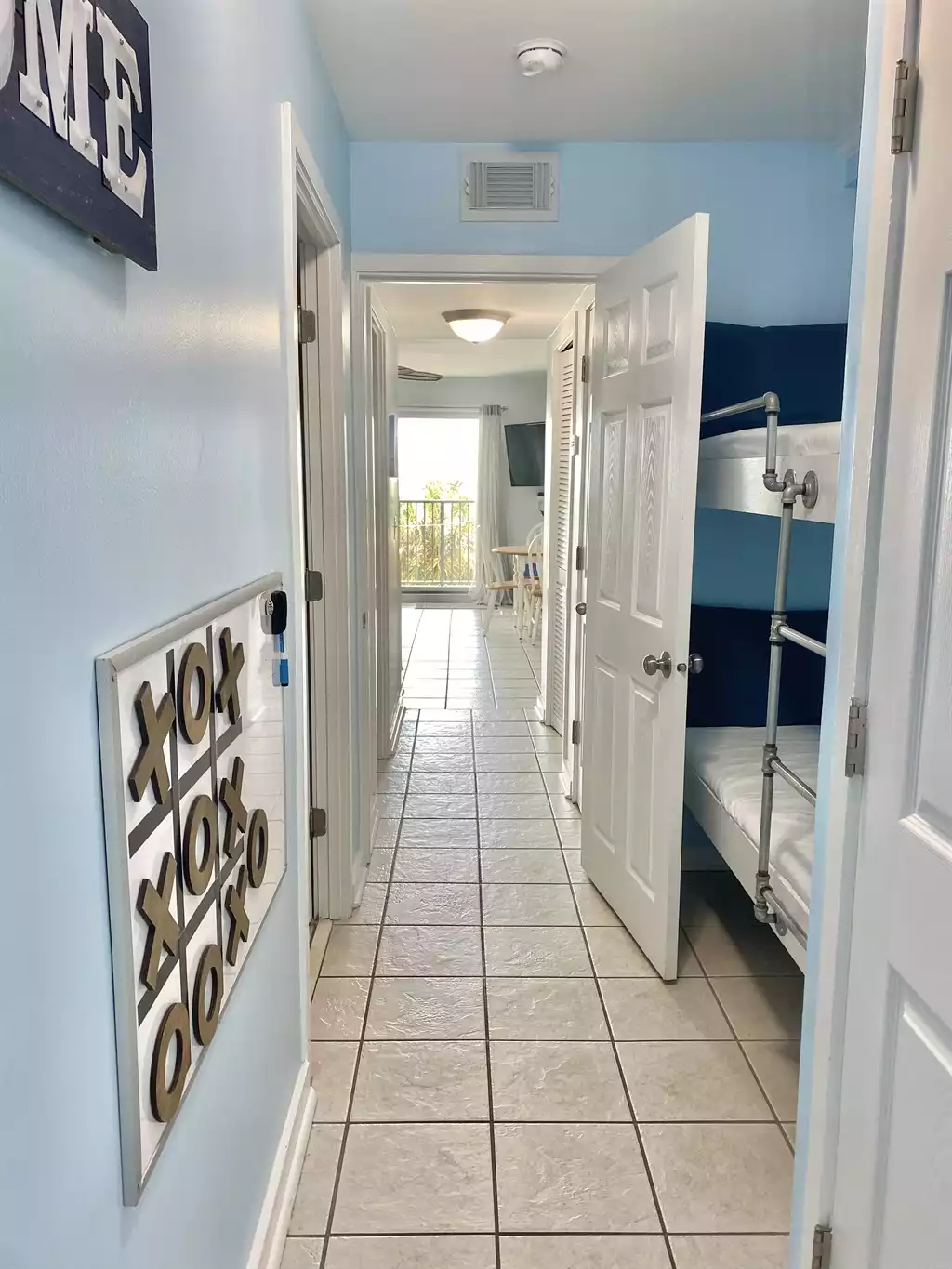 Bunk beds in the foyer close off from the bedroom and living space! Bunk beds in the foyer close off from the bedroom and living space! - Nature Lovers Lagoon - Myrtle Beach