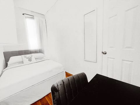 Lovely Private Room-Manhattan, 70s-Upper East Side