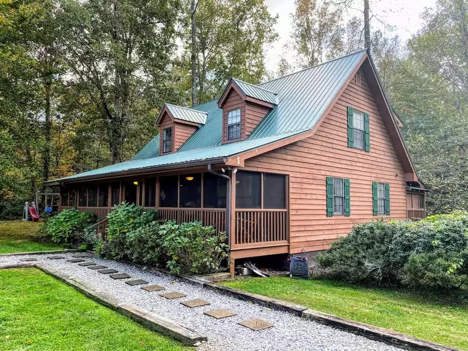 Creekside Cottage - Helen