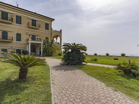 Bella Vista