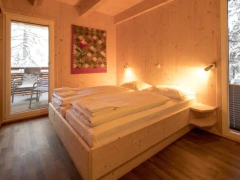 #24 mit IR-Sauna & Sprudelwanne Innen