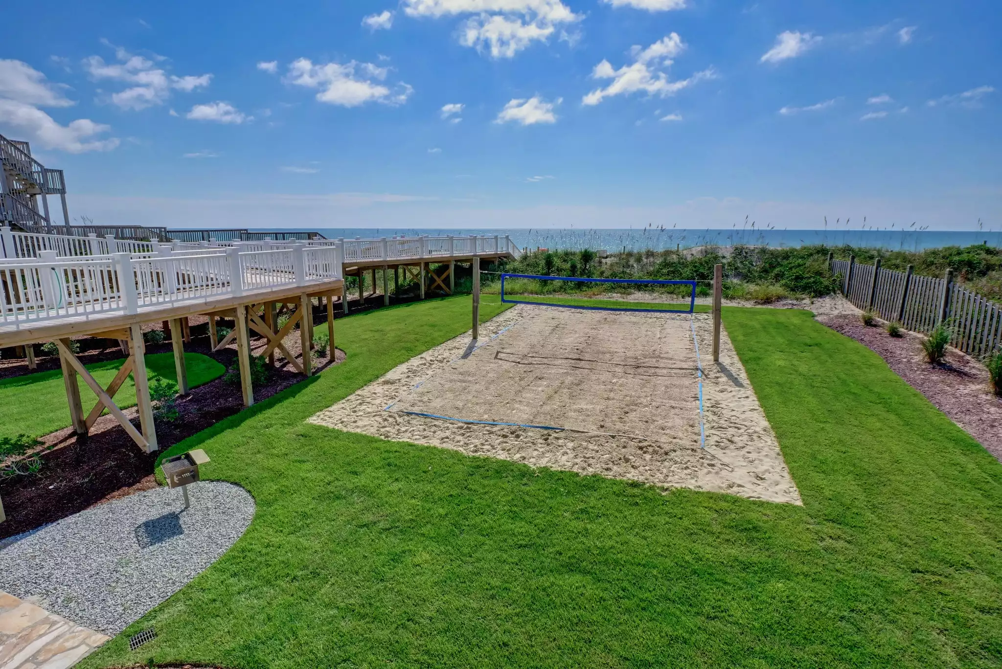 Shared Volleyball court w/ the Flip Flop Inn and Pearl by the Sea. - Flip Flop Inn  - North Topsail Beach