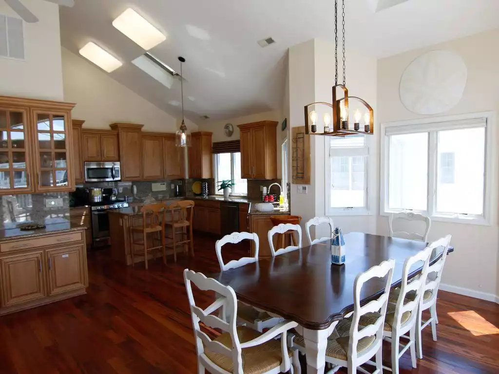 5th-house-from-beach-86th-st/