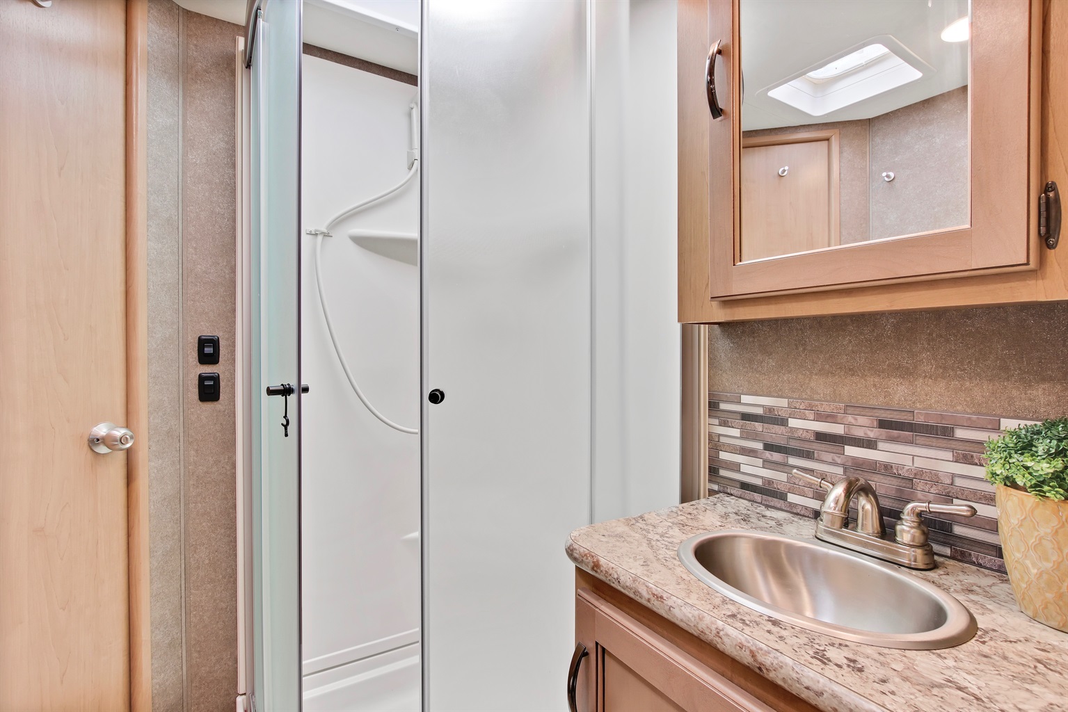 2020-luxury-thor-chateau-(bunk-beds)/