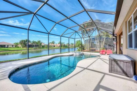 Waterfront Pool Home w/Golf membership, near beach