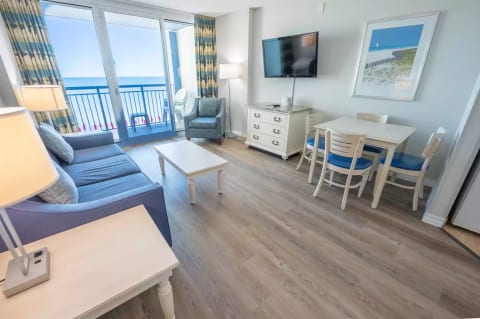 Direct Oceanfront, Beautifully Decorated
