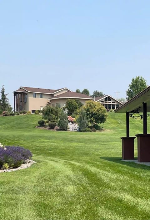 Hidden Meadow Estate Getaway
