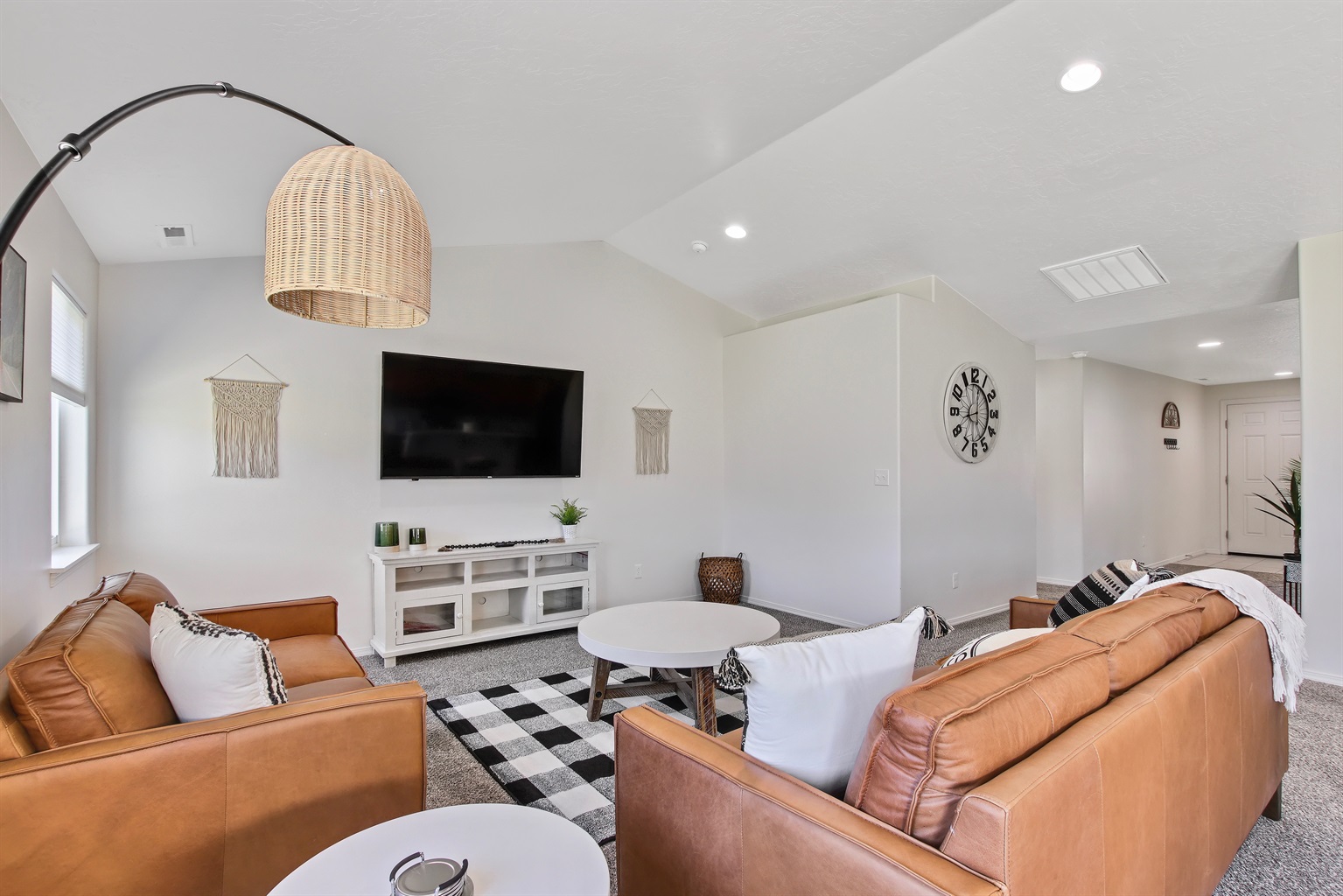 modern-sage-farmhouse-private-3-bedroom-home-amazing-location/