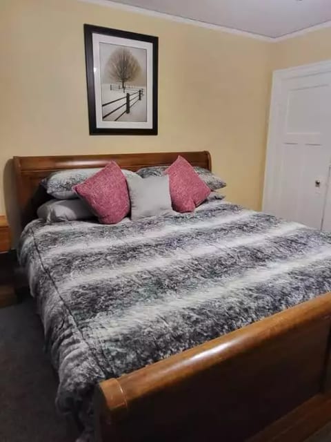 Spacious. Cozy. Fast Wi-fi