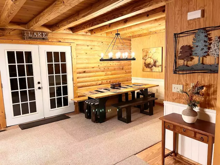 Large dining table, it can seat up to 10 people comfortably. Large dining table, it can seat up to 10 people comfortably. - One of a Kind Rustic “Paradise-in-Bryce” Log Cabin - Basye