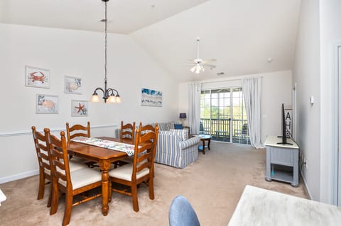 open living area w/ plenty of natural light